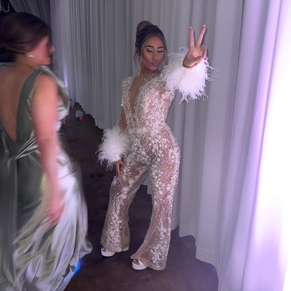 Chic White Lace Jumpsuit with Feather Accents - Picture 3 of 5